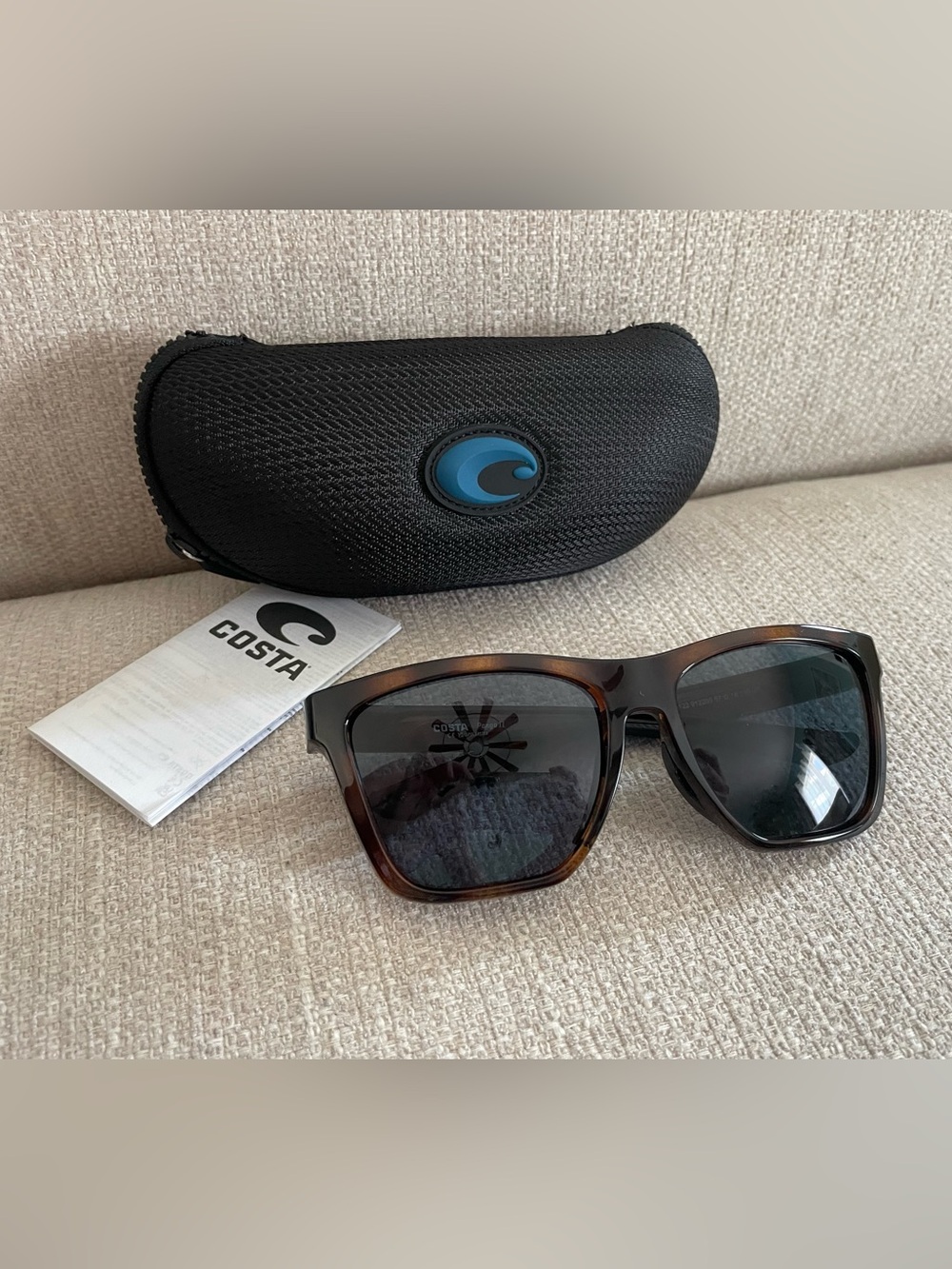 Costa Polarized Panga ii gold tuna alley 580g Tortoise Frame with Black Lenses